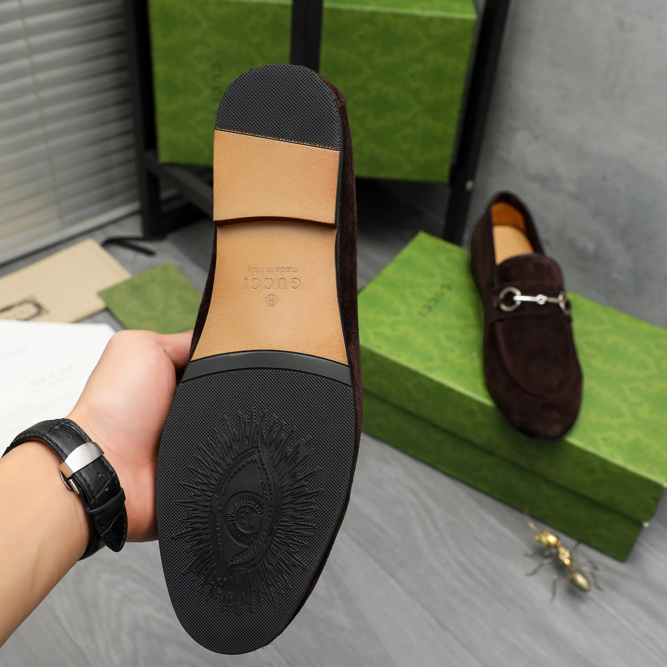 Men's shoes 💰p400 Product trademark: GUCCI "Gucci" business casual leather shoes Regular size: 38-46 (38.45.46 custom-made, non-returnable) Product materials: Selected suede cowhide upper, cowhide lining, original rubber outsole
